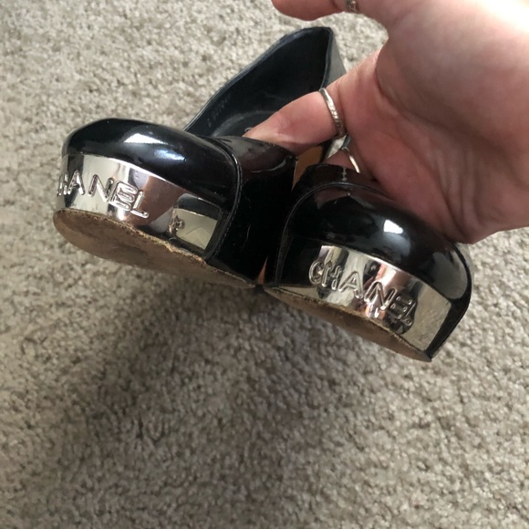 Chanel Black Patent Leather Pumps - Picture 4 of 8